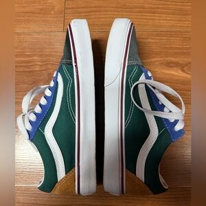 Vans Low Top Sneakers